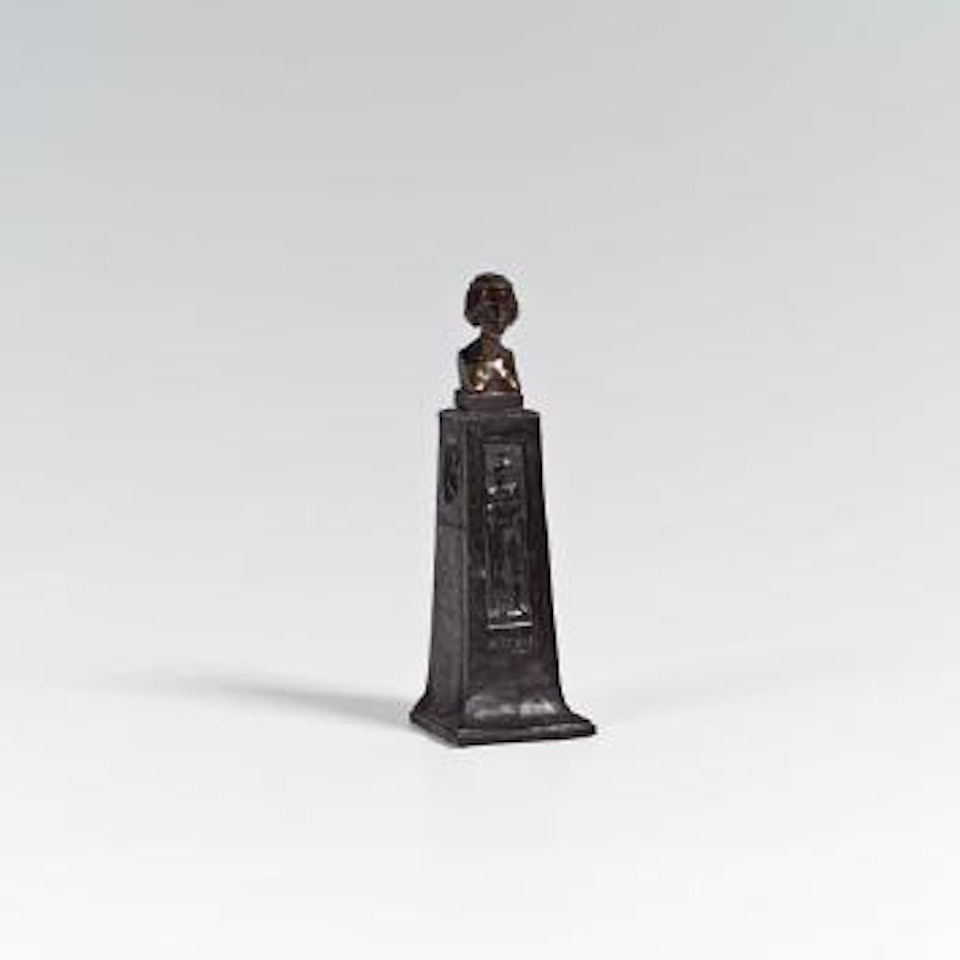 Petschaft als griechische Stele mit weiblicher Büste by Gustav Gurschner