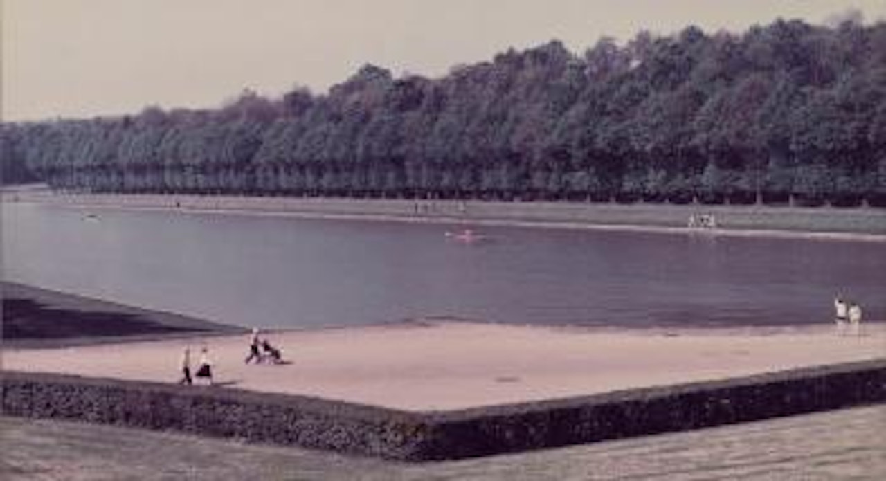 Versailles by Luigi Ghirri