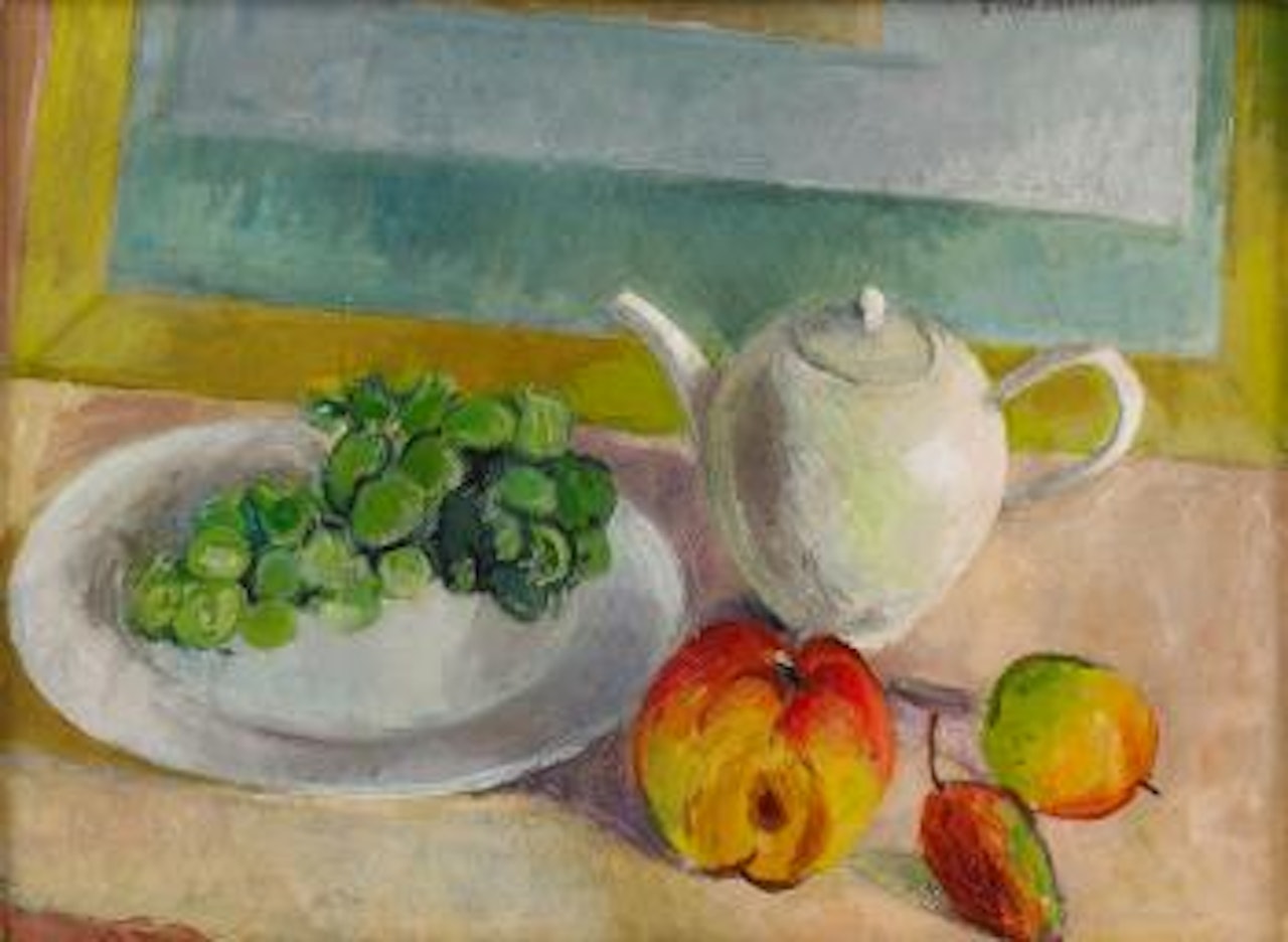 Stilleben med druvor, äpplen och vit kanna by Einar Jolin