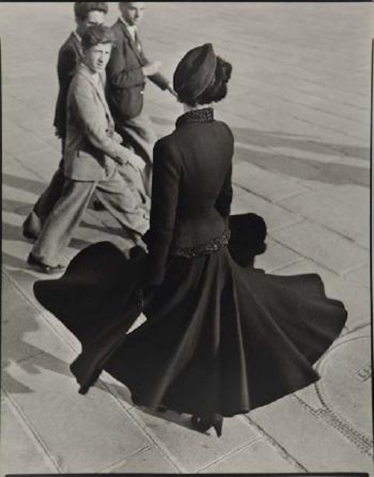 Renée, the new look of Dior, Place de la Concorde, Paris by Richard Avedon
