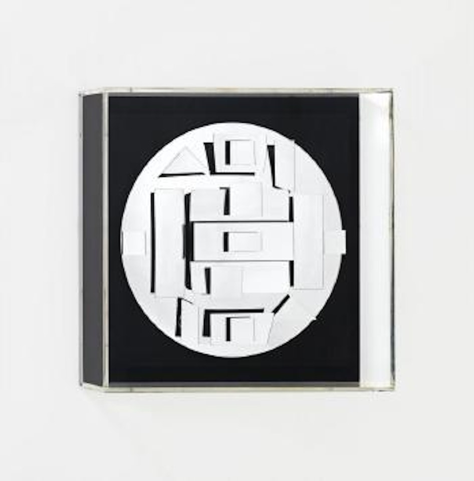 Hohlspiegelobjekt by Adolf Luther