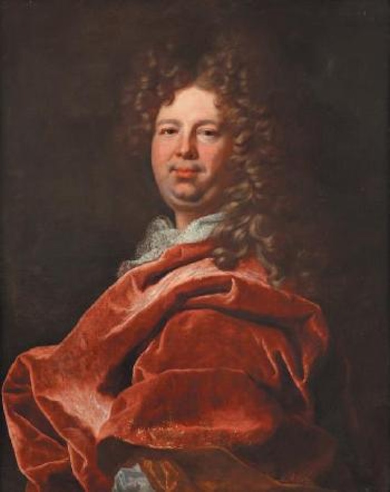 Portrait en buste d'homme de trois-quarts, coiffé d'une perruque, chemise à col de dentelles, drapé dans un manteau rouge by Hyacinthe Rigaud
