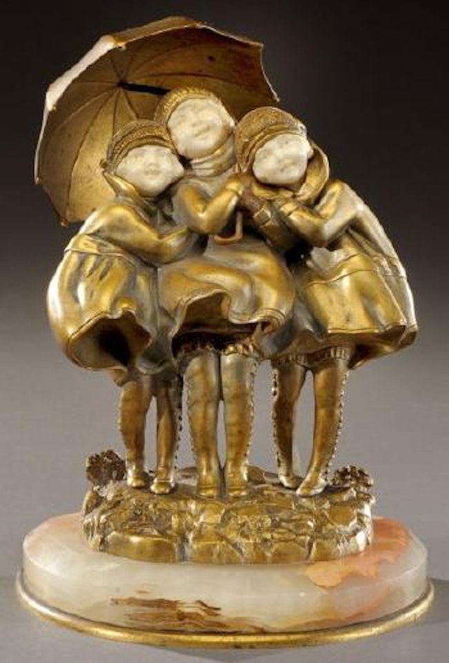 Trois fillettes sous un parapluie by Demetre Chiparus