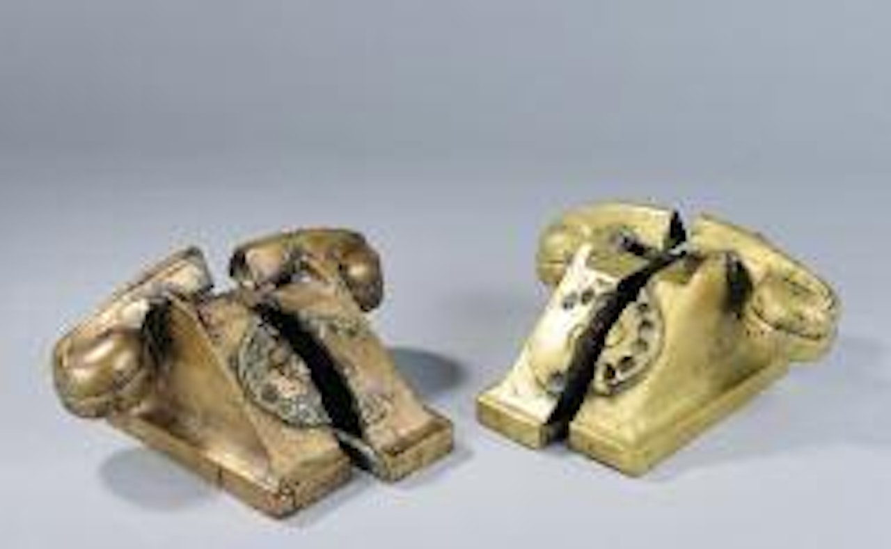 Téléphones découpés by Arman