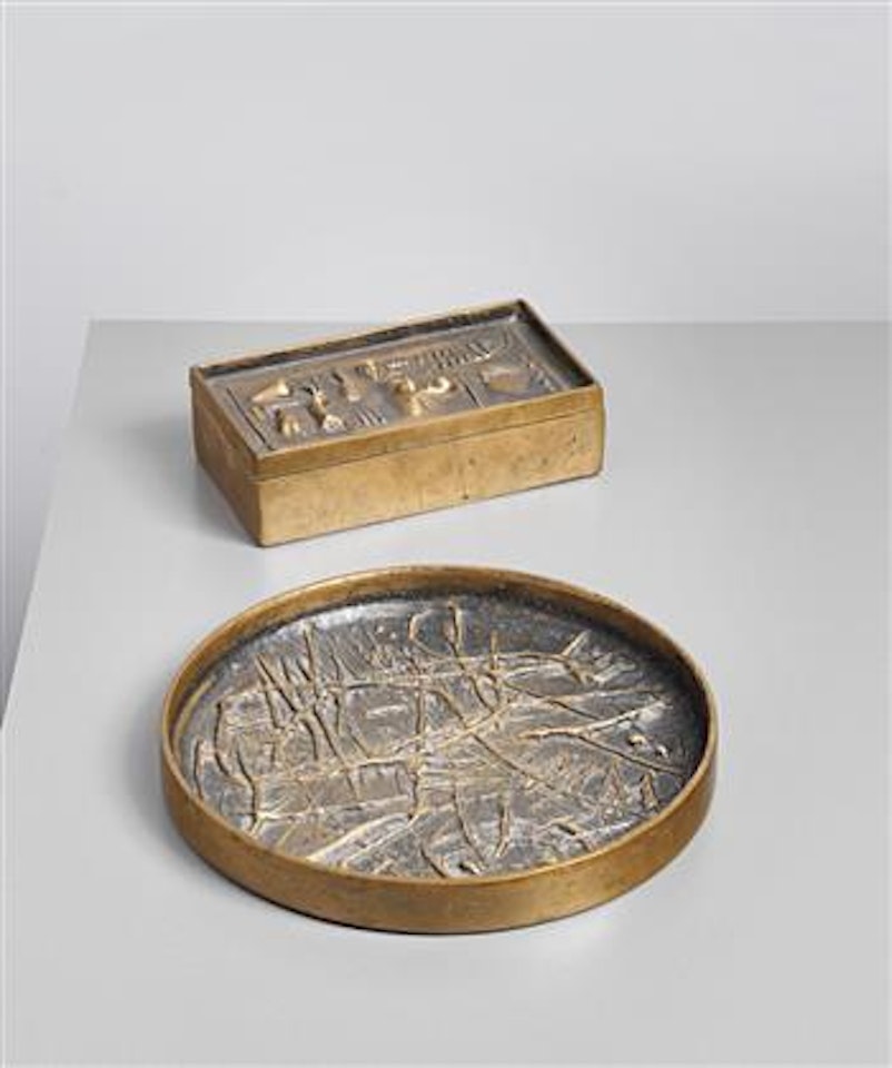 Cigarette box and dish by Arnaldo Pomodoro