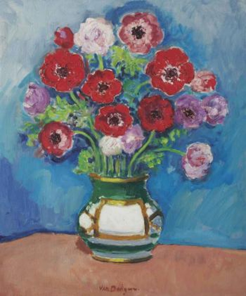 Bouquet de fleurs sur fond bleu by Kees van Dongen
