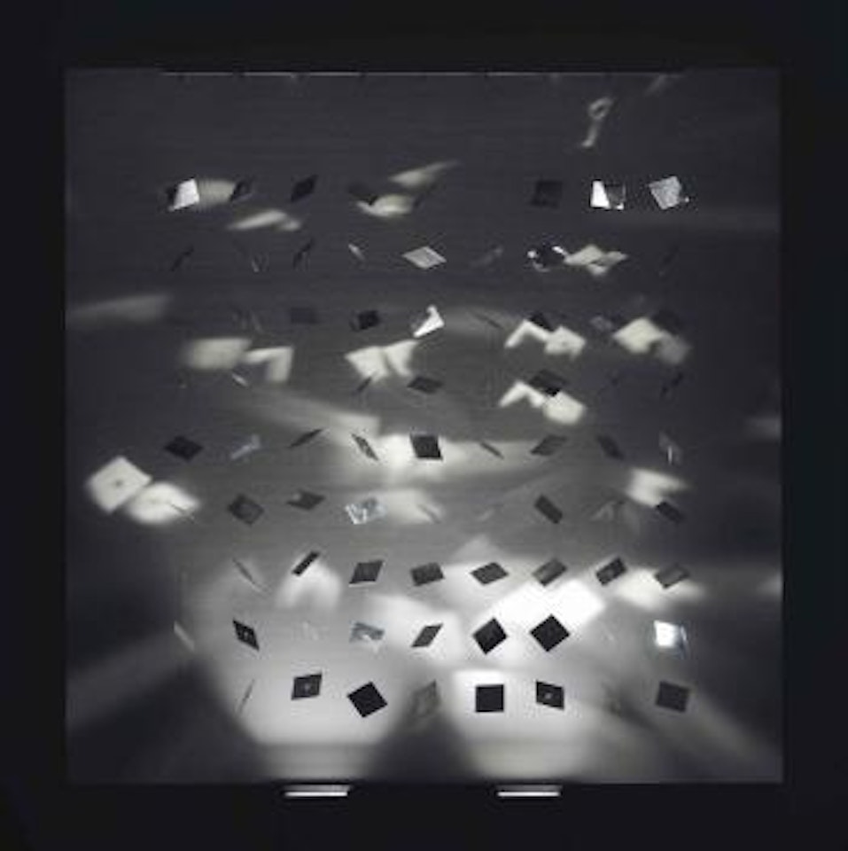 Continuel-lumiére by Julio Le Parc