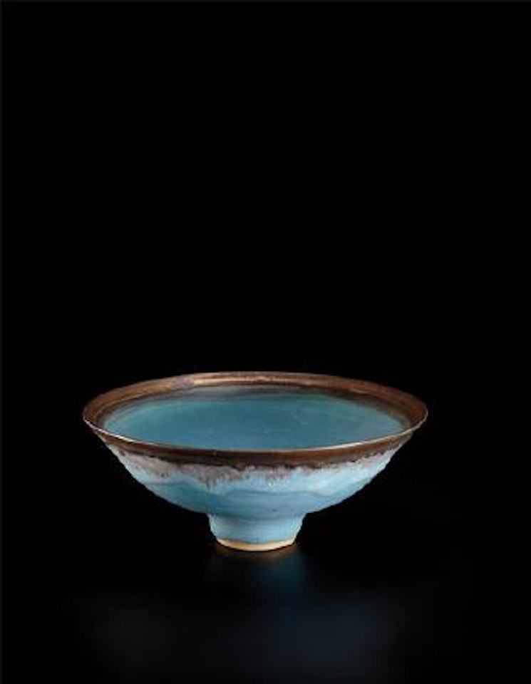 Footed bowl by Lucie Rie