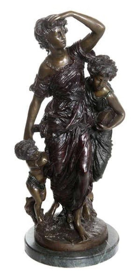 Jeune femme guettant aves ses deux enfants by Mathurin Moreau