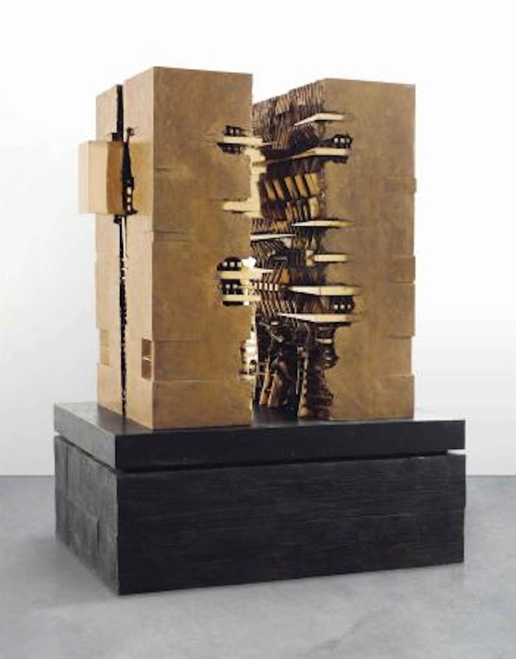 Soglia: a Eduardo Chillida (Threshold: To Eduardo Chillida) by Arnaldo Pomodoro