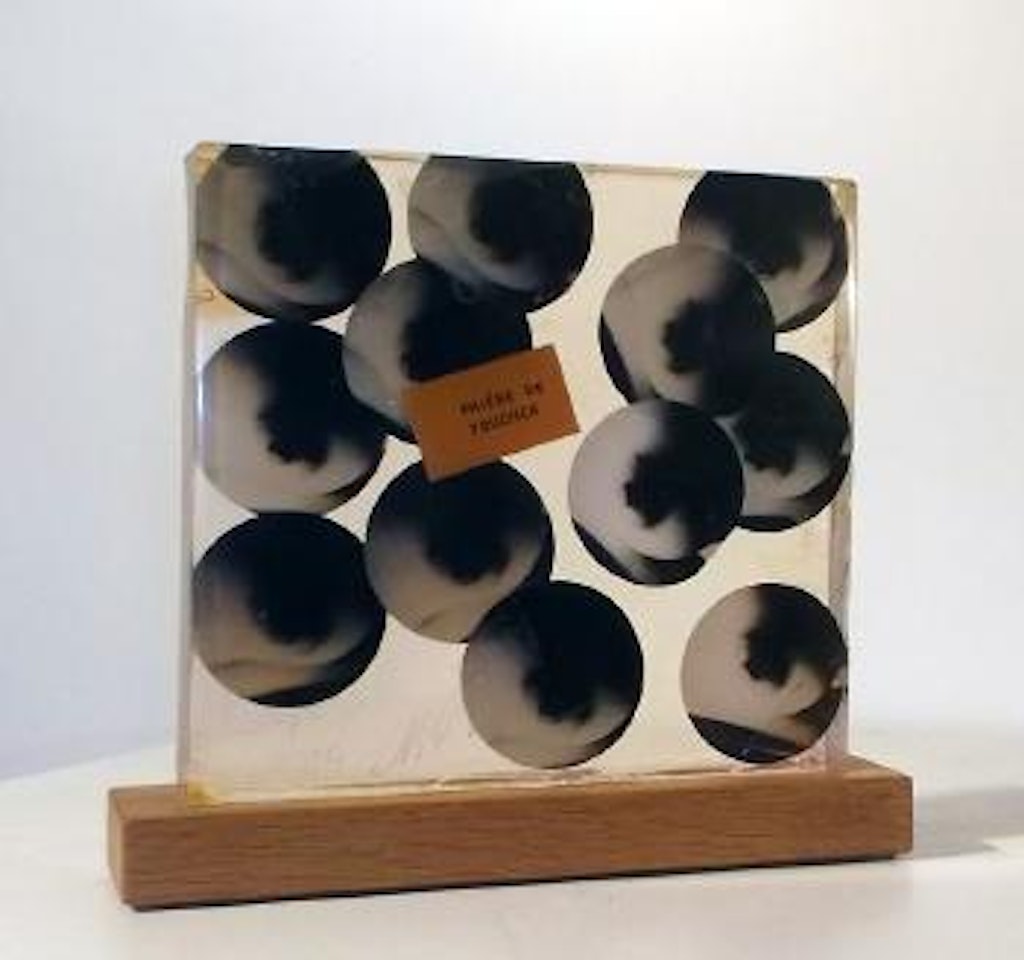 Prière de toucher by Arman