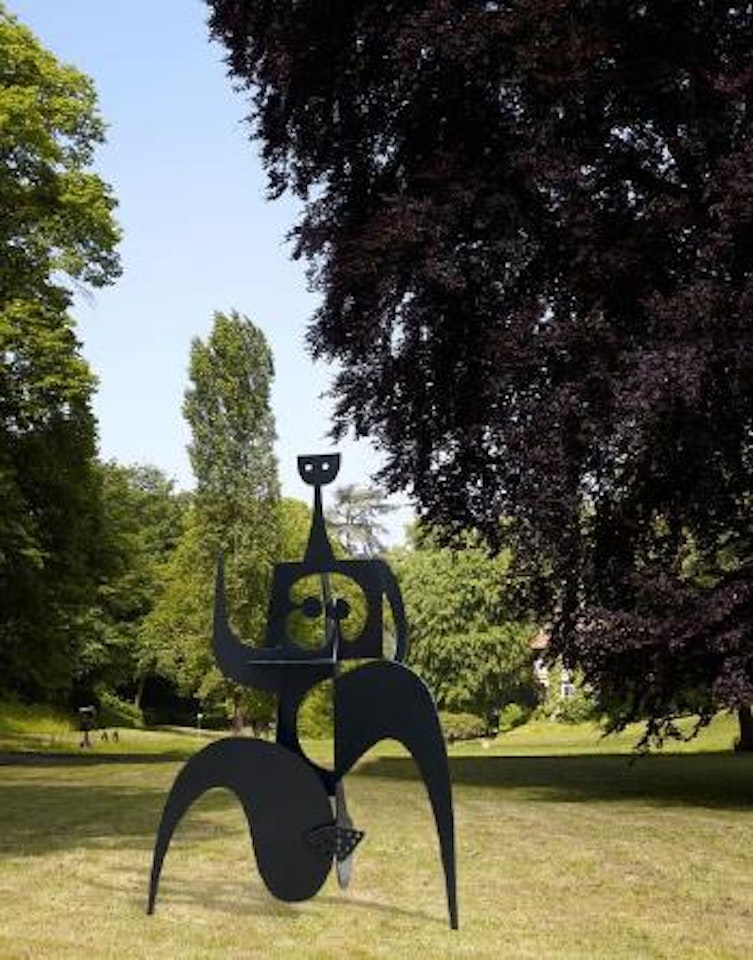 Marathonienne by Philippe Hiquily