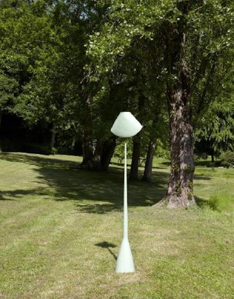 Un Lampadaire by Philippe Hiquily