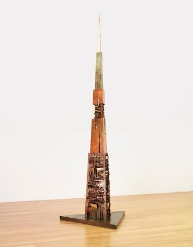 Lancia Di Luce by Arnaldo Pomodoro