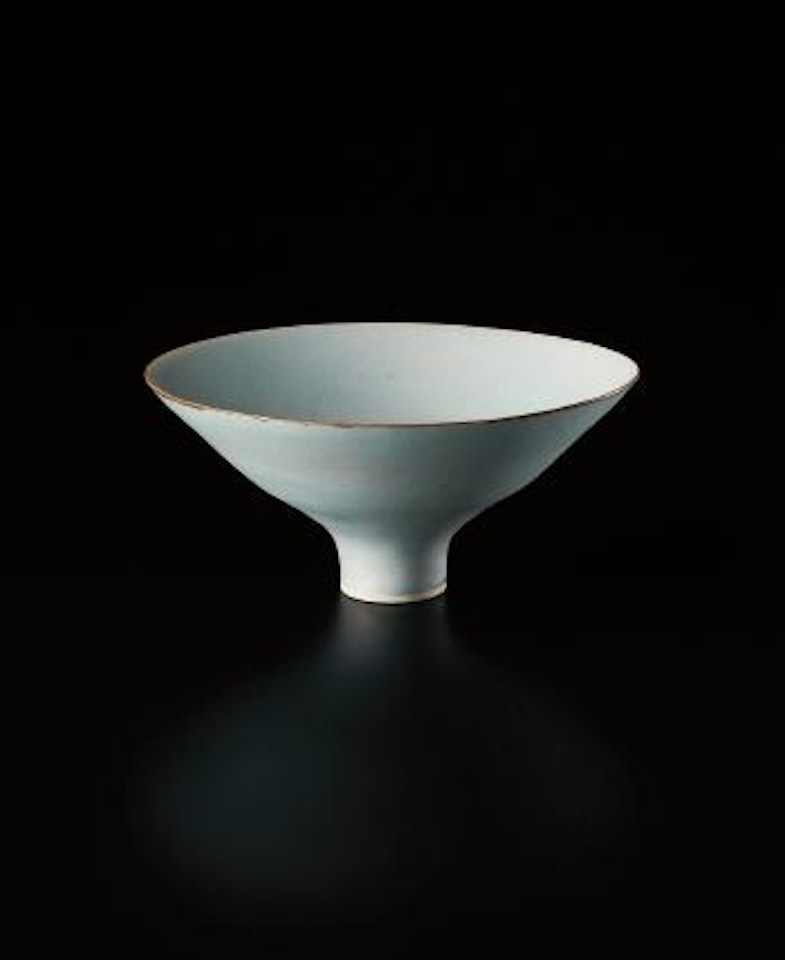 Footed bowl by Lucie Rie