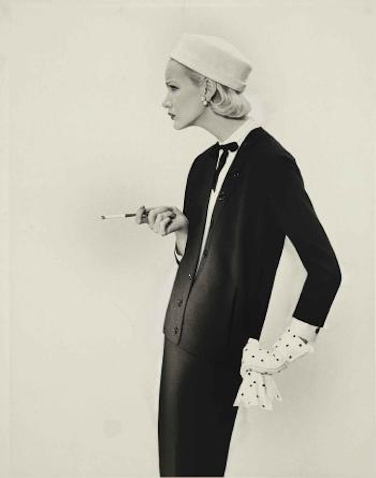 Sunny Harnett, suit by Spectator Limited, November 10, 1954 by Richard Avedon