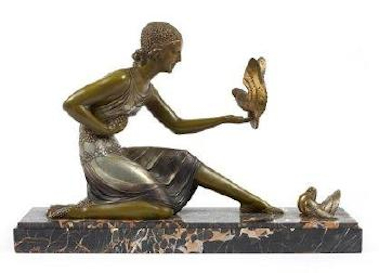 Jeune fille aux oiseaux by Demetre Chiparus