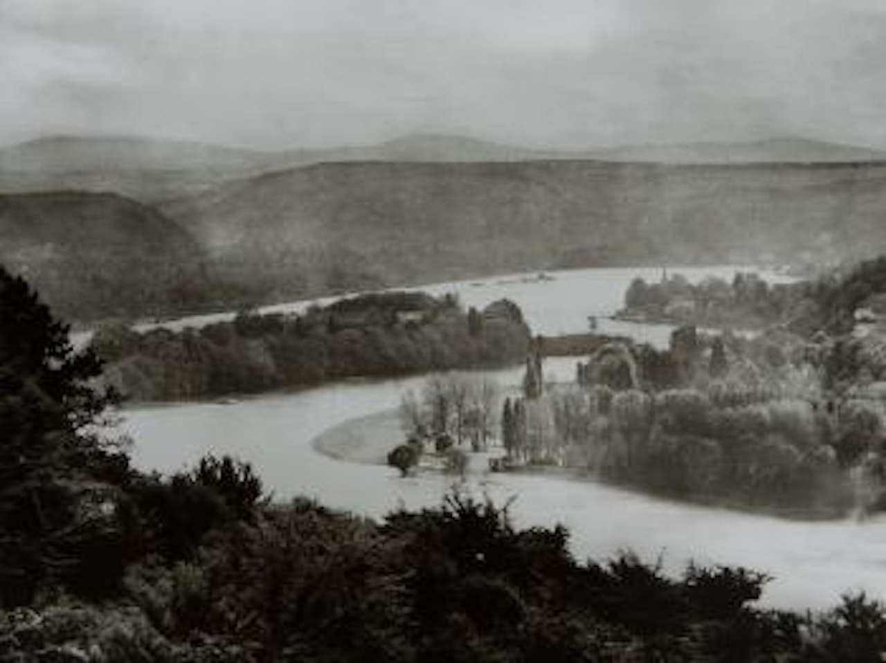 Nonnenwerth by August Sander