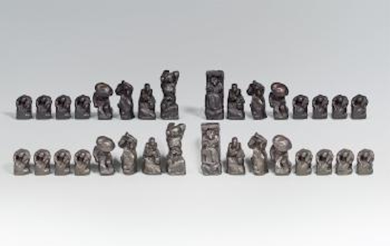 Schachspiel (32 Figuren) by Alfred Hrdlicka