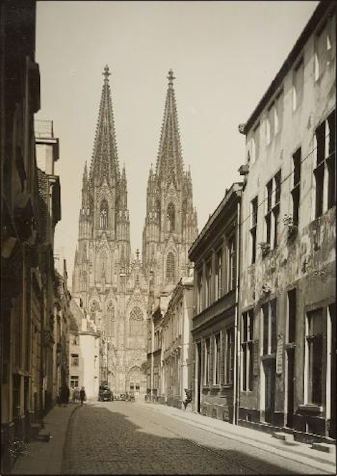 An Der Burgmauer by August Sander