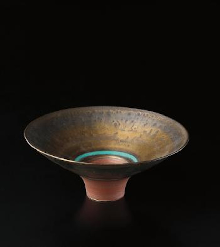 Footed bowl by Lucie Rie