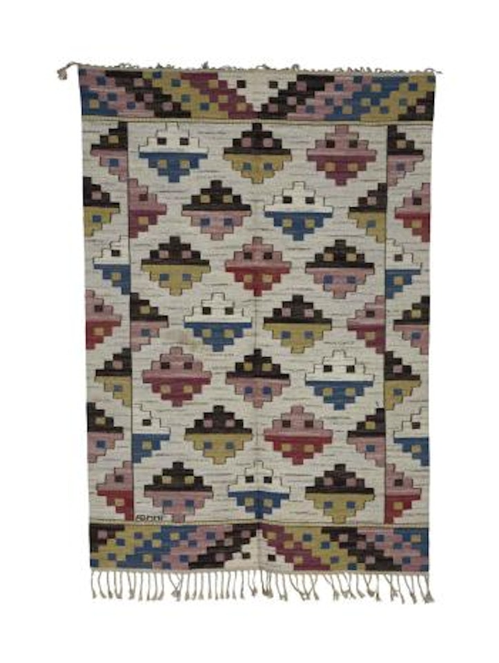 Tapis 'Munka-ljungby' à motifs geometriques marron, jaunes, roses et fushia sur un fond chine blanc et rose by Märta Maas-Fjetterström