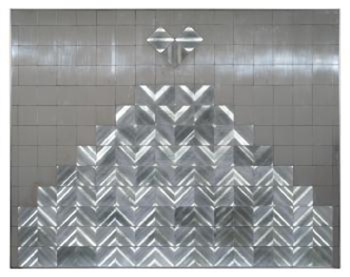 Ohne Titel (spiegelpyramide) by Heinz Mack