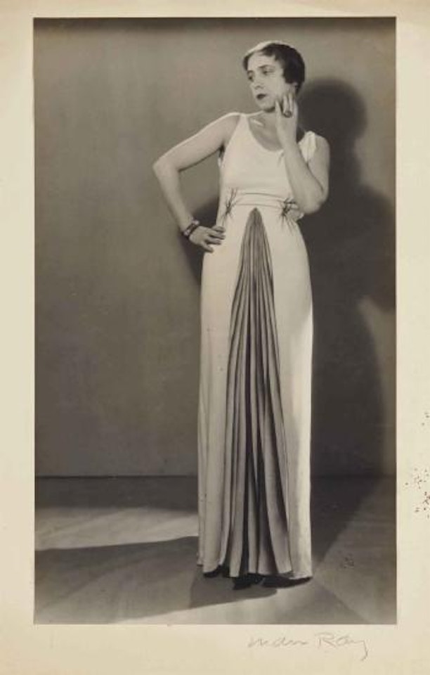 Elsa Schiaparellin en Elsa Schiaparelli, Automne 1931 by Man Ray