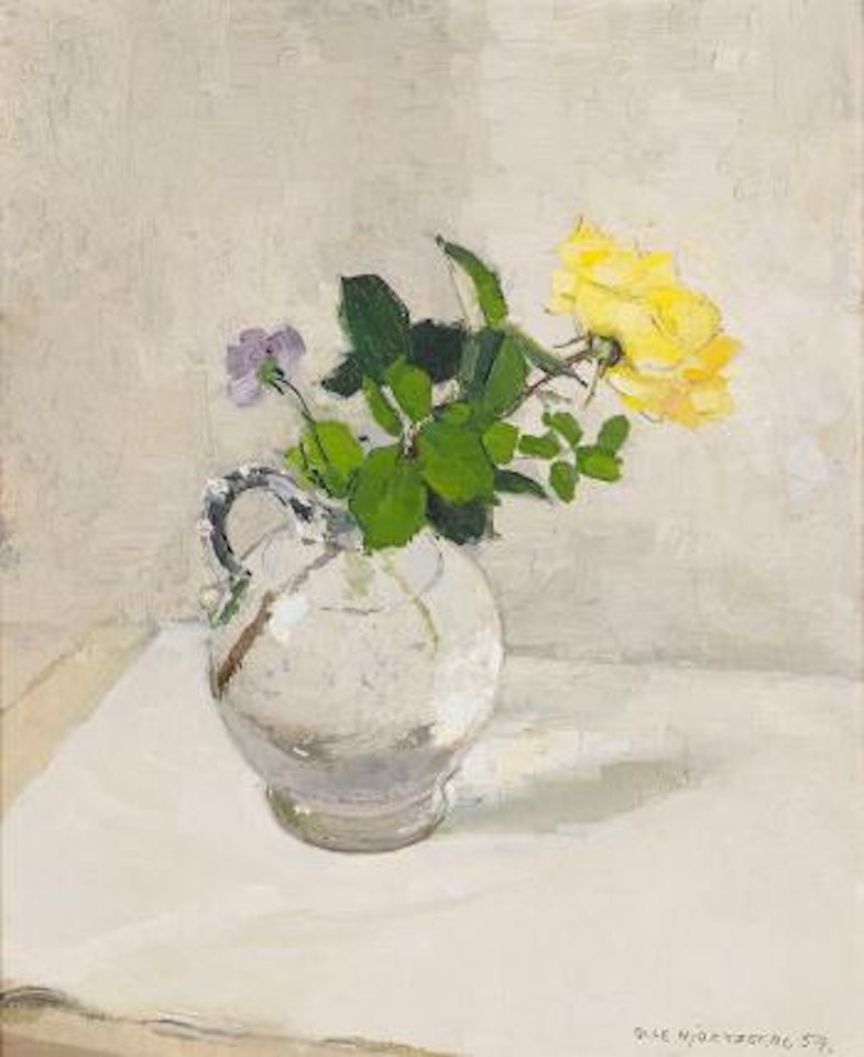 Ros och viol i glasvas by Olle Hjortzberg