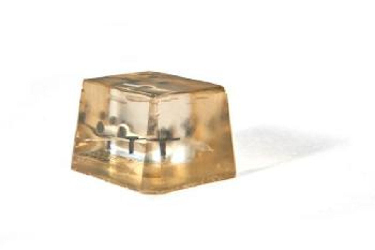 Glaçon (une collection d’invitations de galerie) by Arman