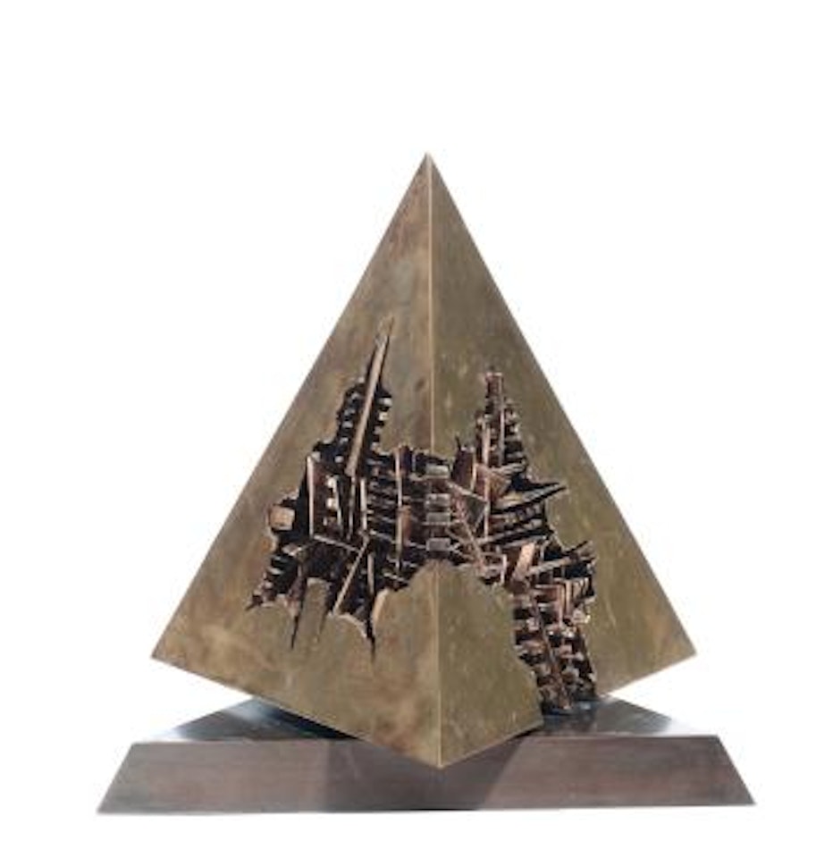 Piramide by Arnaldo Pomodoro