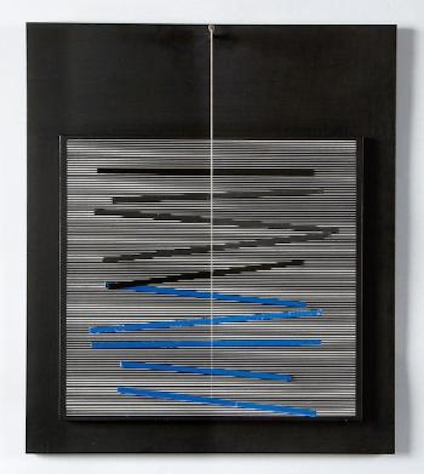 Petite vibration brique et noir by Jesus Rafael Soto