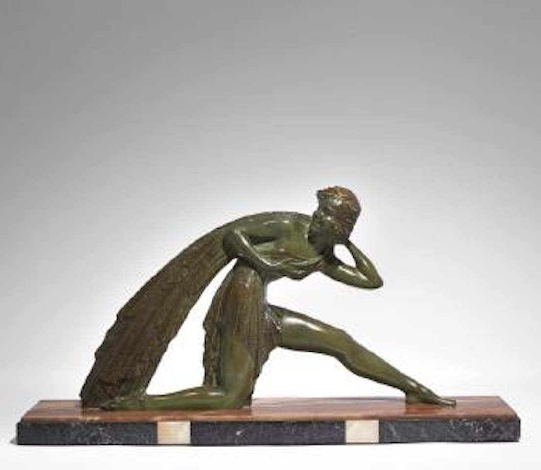 Femme au drapé by Demetre Chiparus