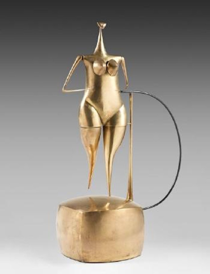 La femme qui marche by Philippe Hiquily