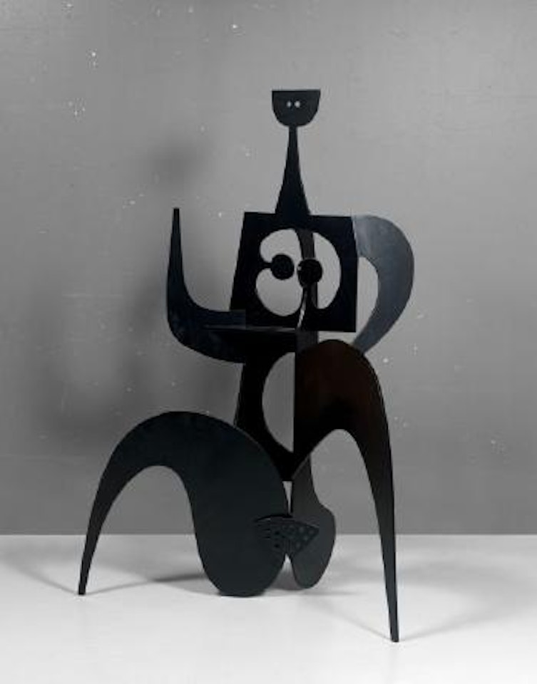 Marathonienne by Philippe Hiquily