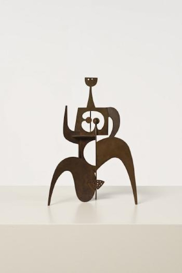 Marathonienne by Philippe Hiquily