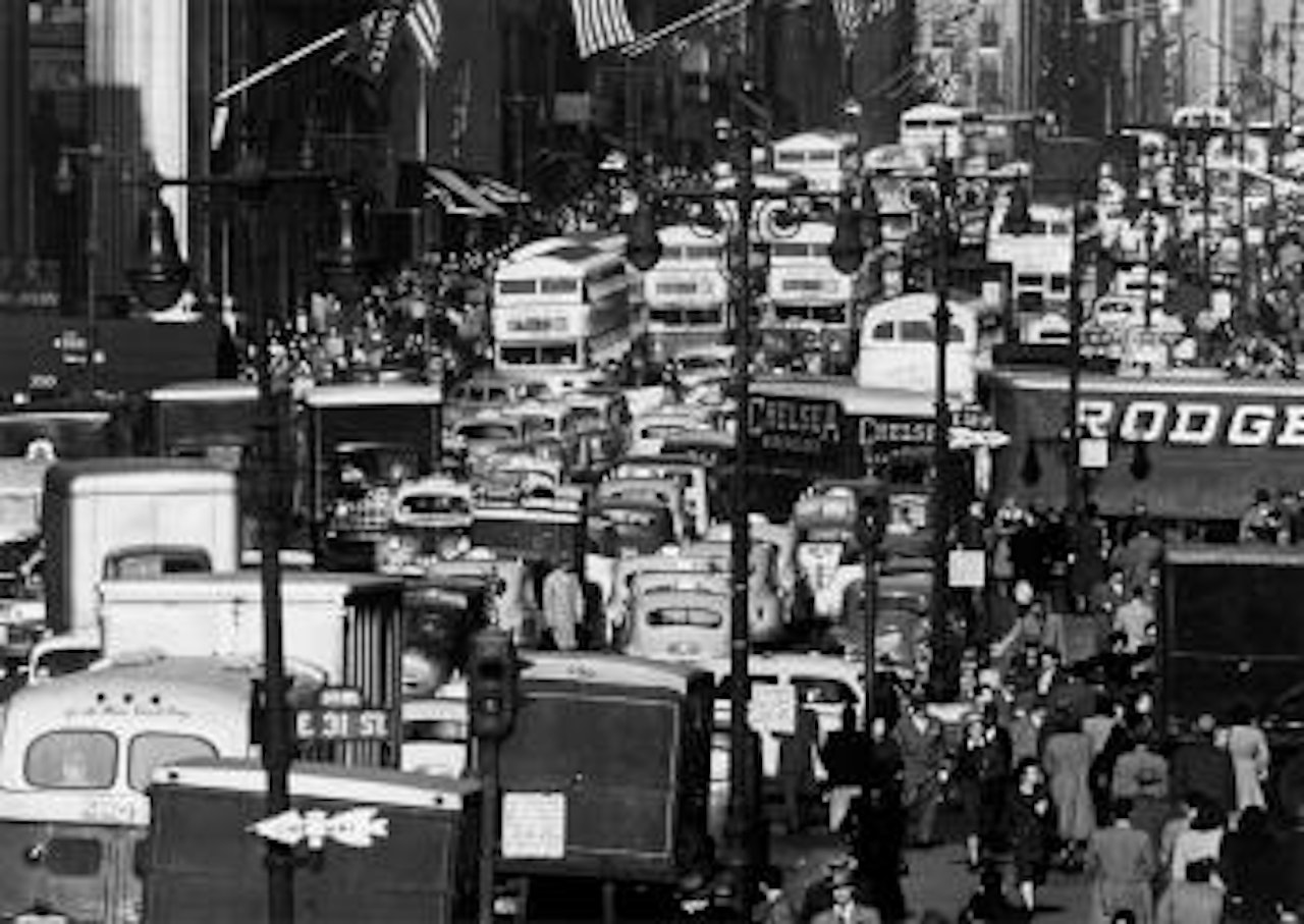 Rush Hour On 5th Avenue, New York, Andreas Feininger : Auction