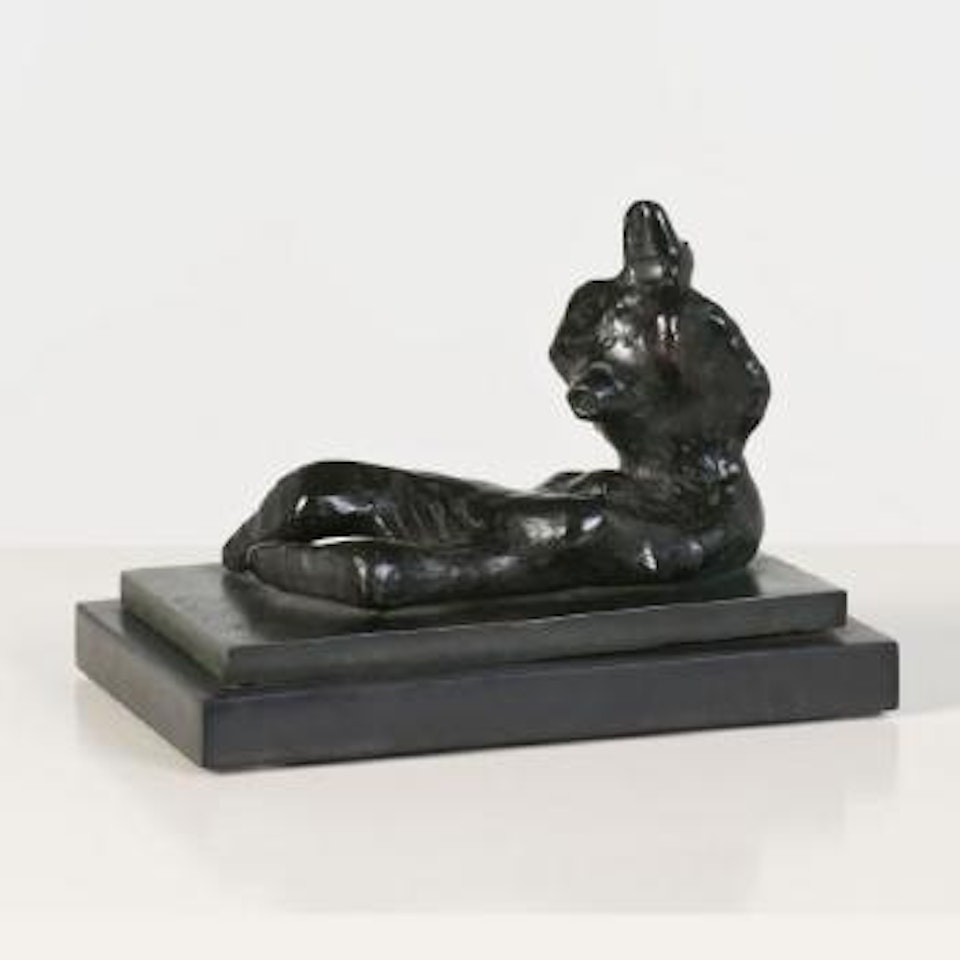 Figure étendue : Silex by Henry Moore