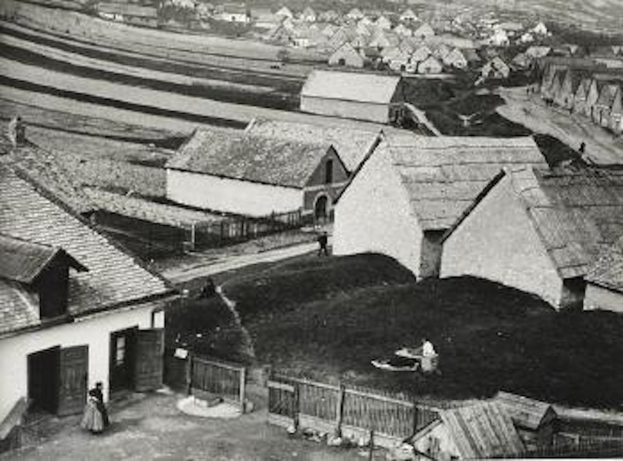 Celliers, Budafok, Hongrie, Esztergom, Hongrie by André Kertész