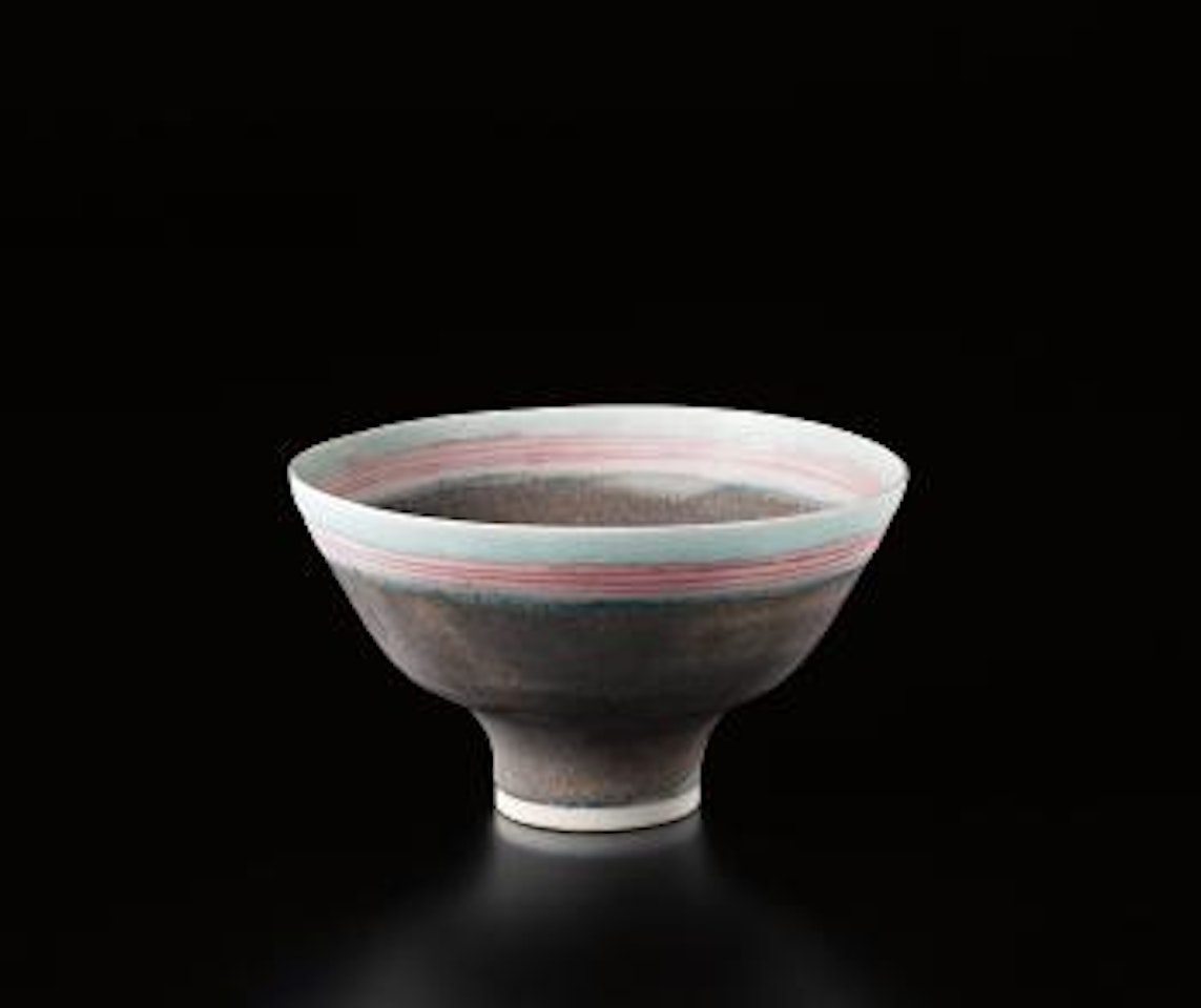 Bowl with inlaid lip by Lucie Rie