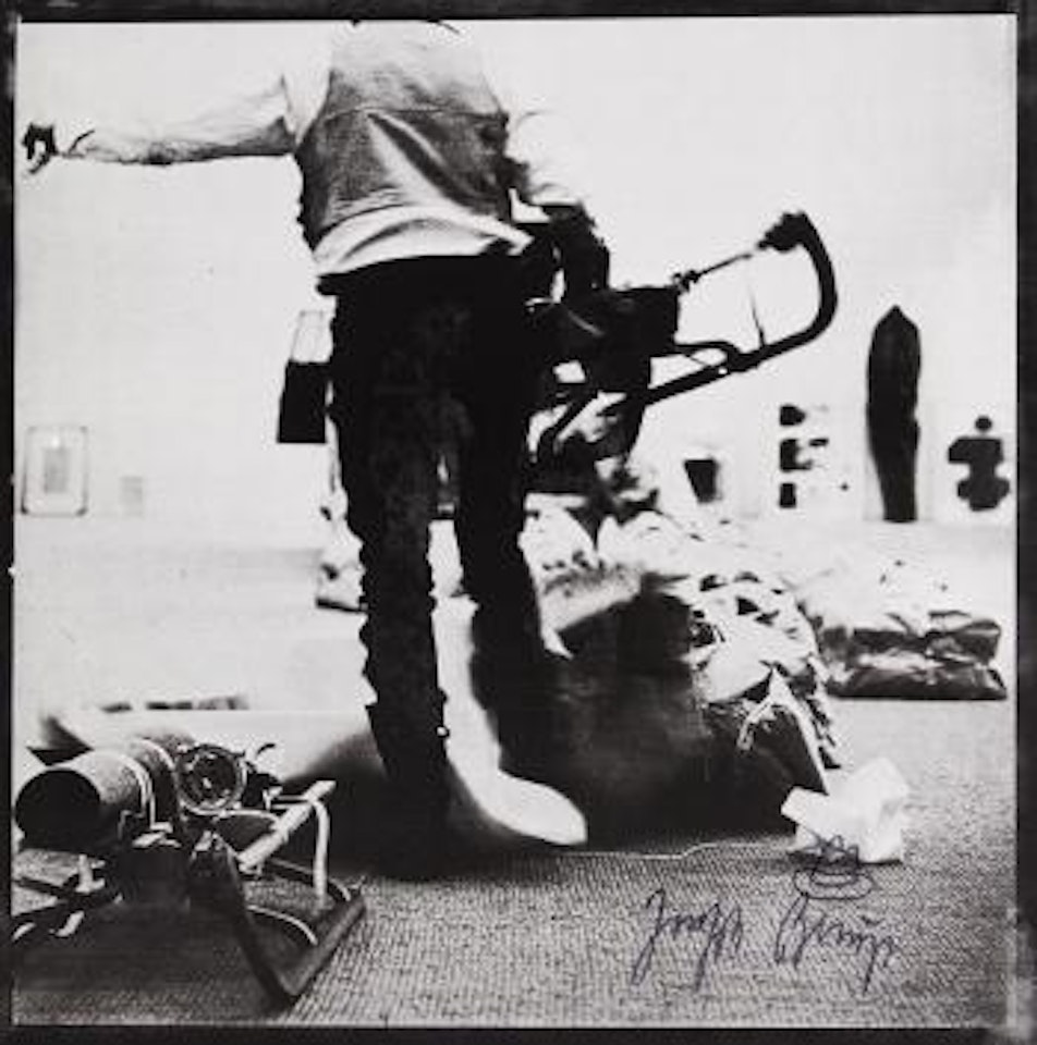 Aus: 3-Tonnen Edition by Joseph Beuys