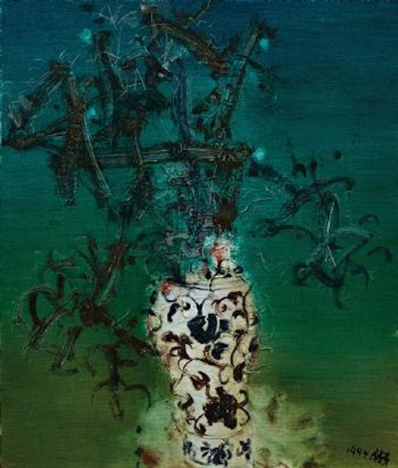 Vase of flower by Zhou Chunya