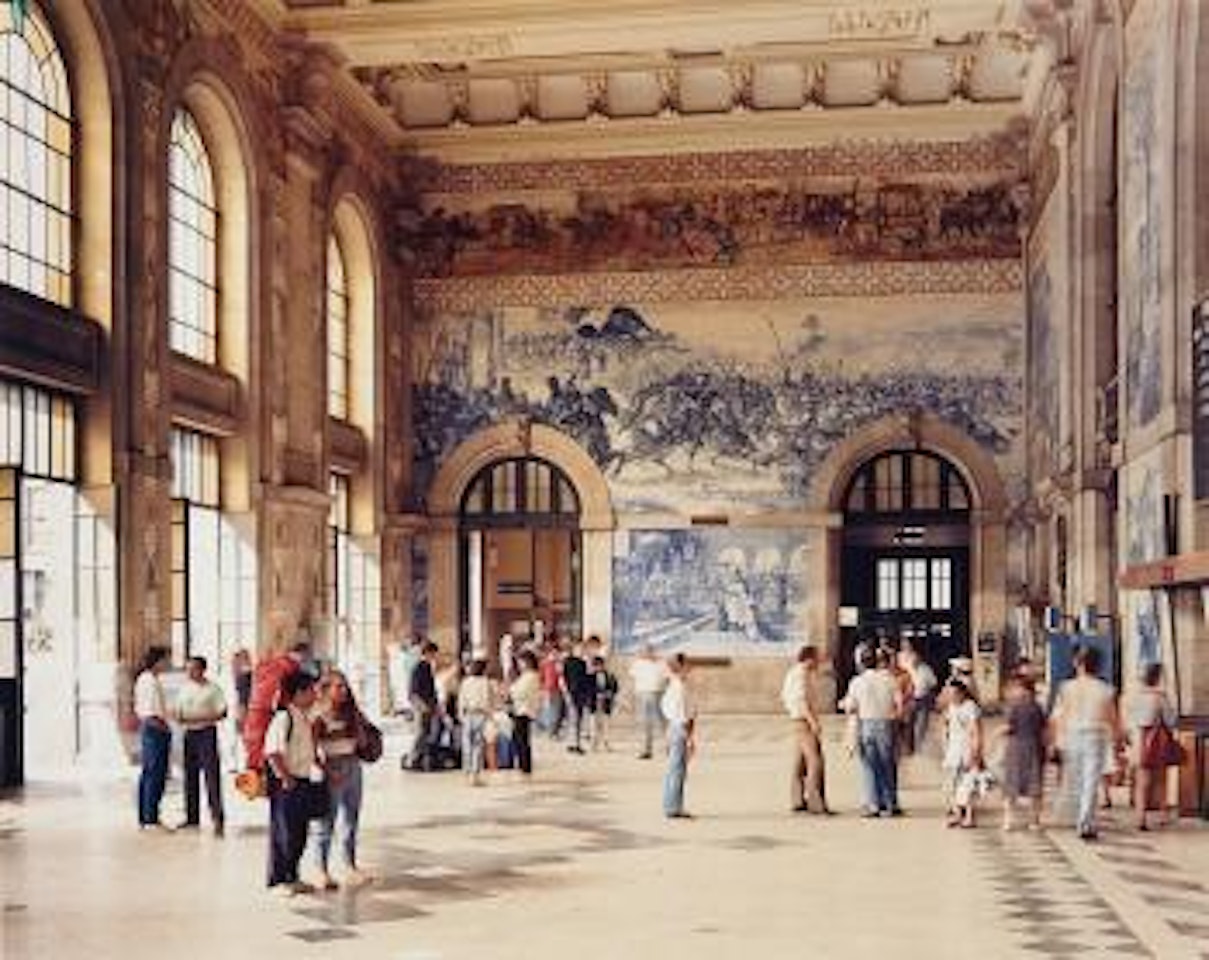 Porto Bahnhof by Andreas Gursky
