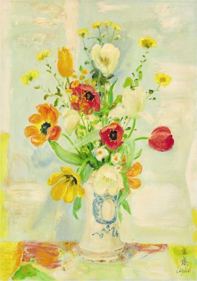 Vase of flower by Le Pho
