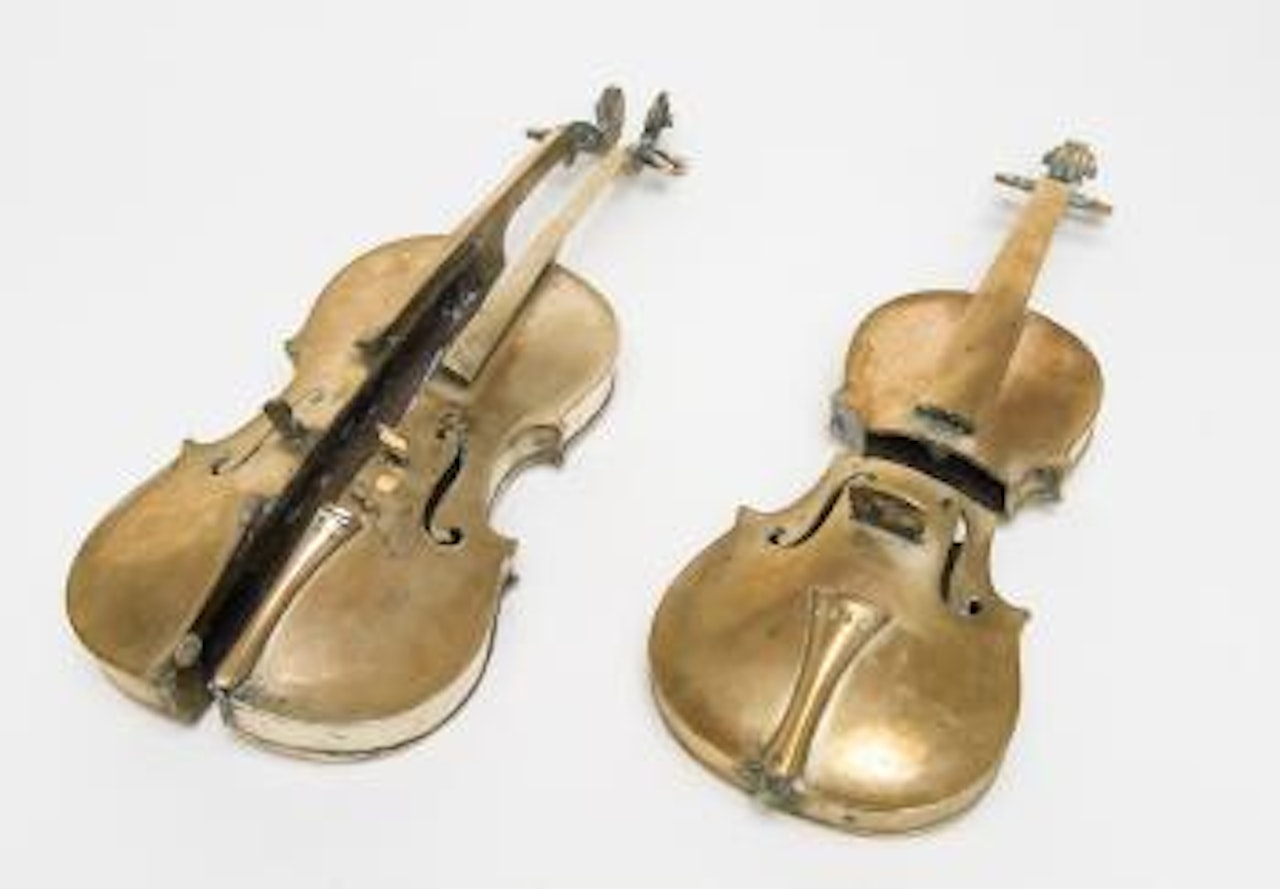 Violon découpé verticalement / Violon découpé horizontalement by Arman