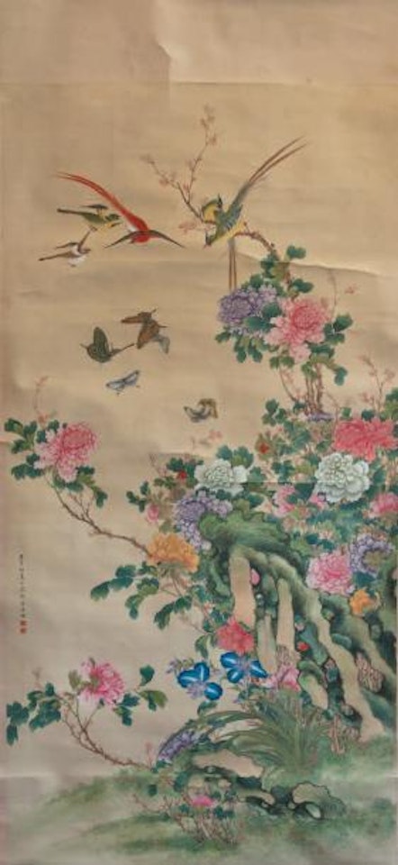 Papillons et oiseaux survolant des pivoines by Shen Zhen