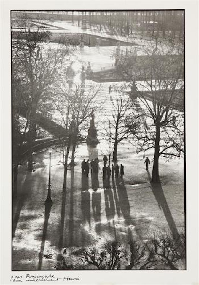 Jardin Des Tuileries À Paris by Henri Cartier-Bresson