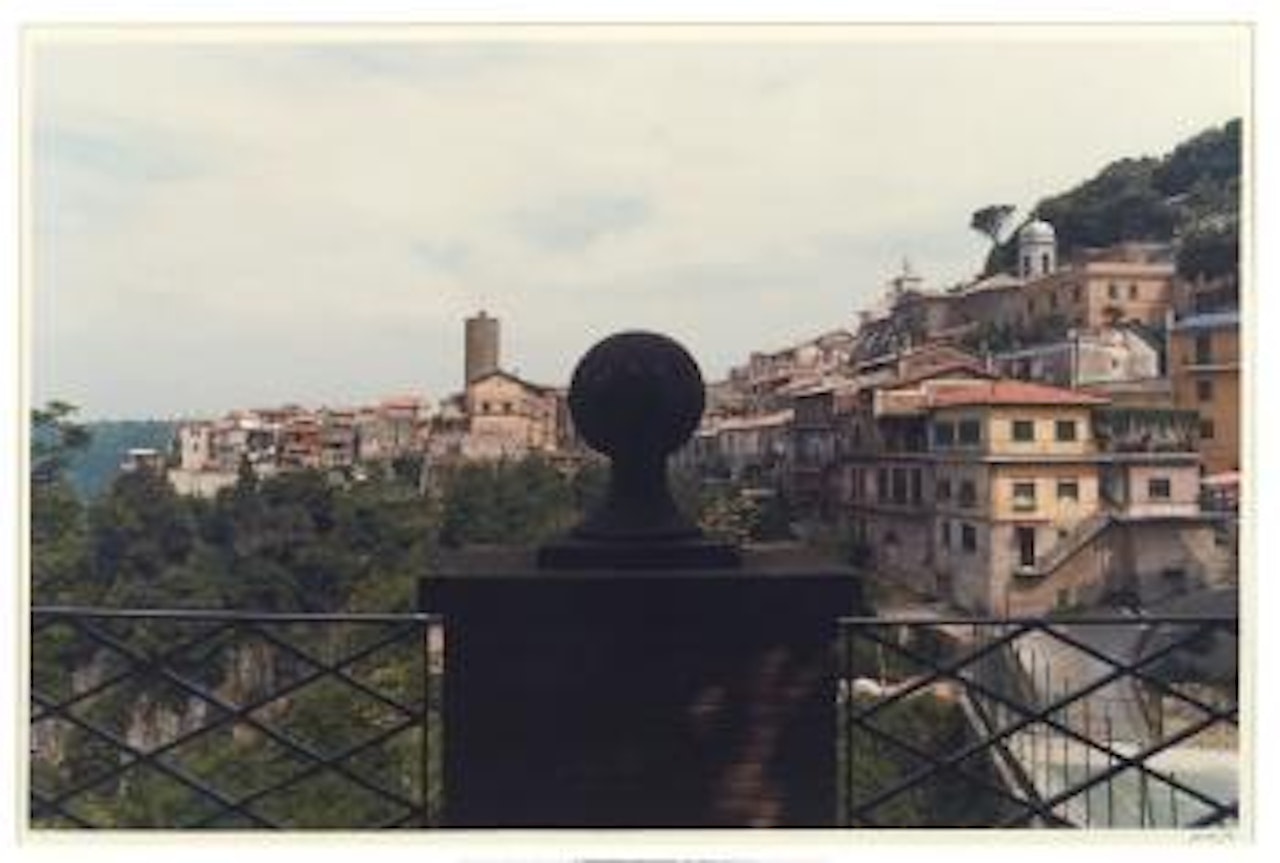 Sans titre [Rome?] by Luigi Ghirri