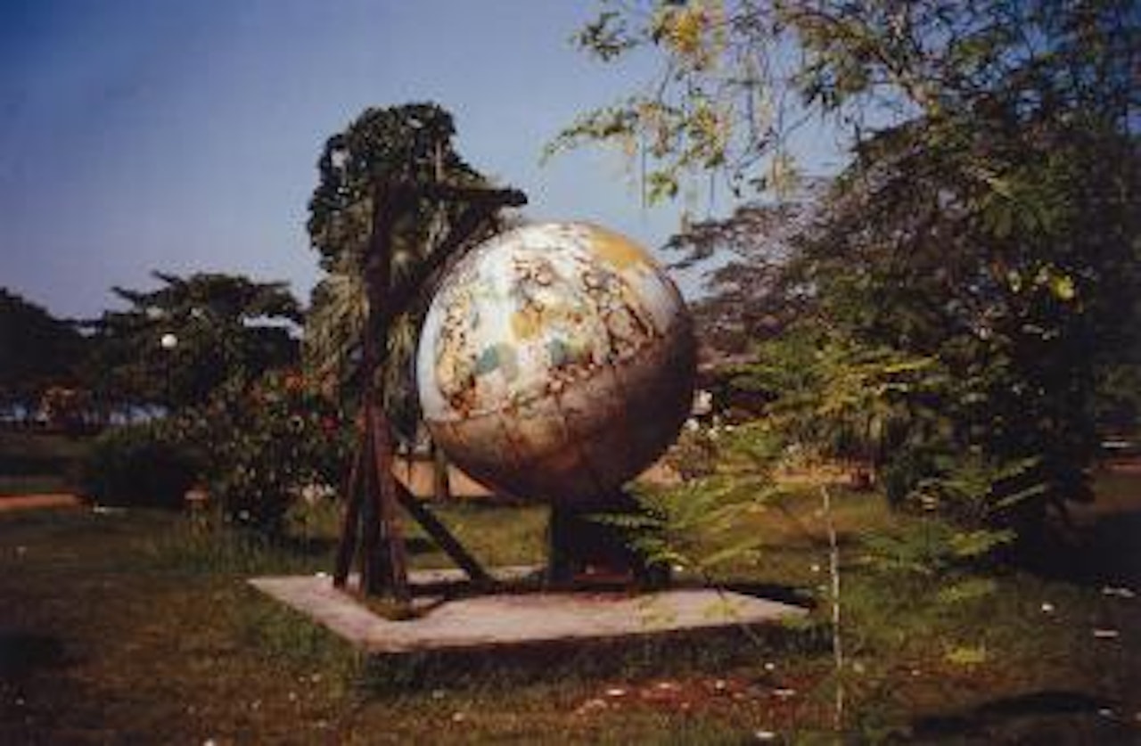 El jardín del mundo (The Garden of the World) by Gabriel Orozco