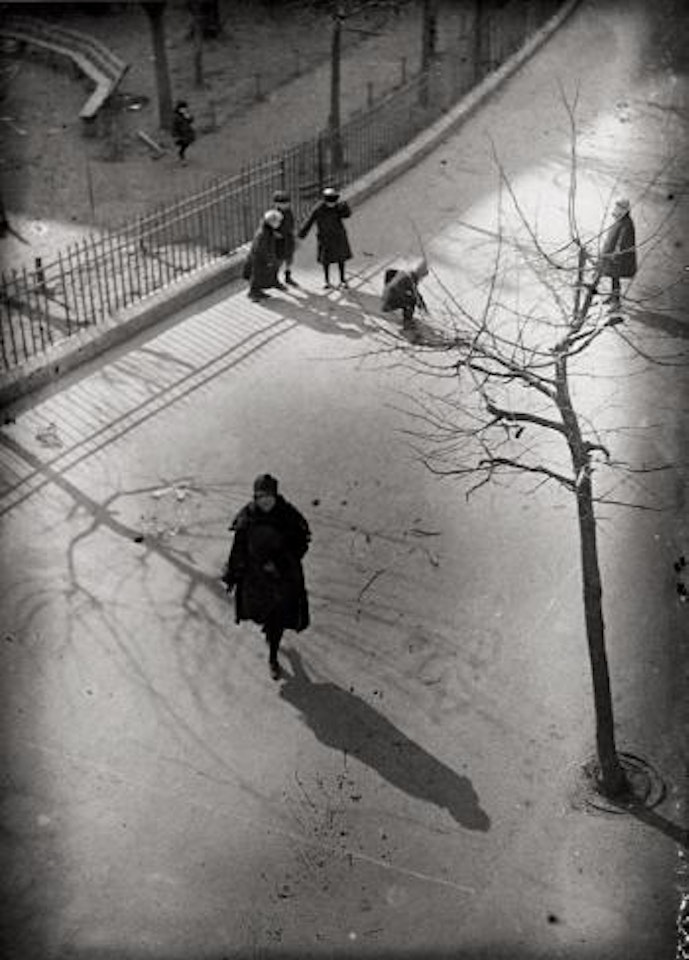 Street scene from above by Alexander Rodchenko